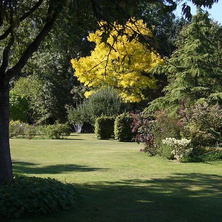 Bed and Breakfast Les Jardins De L'Aulnaie Fontaine-sous-Jouy Exterior foto