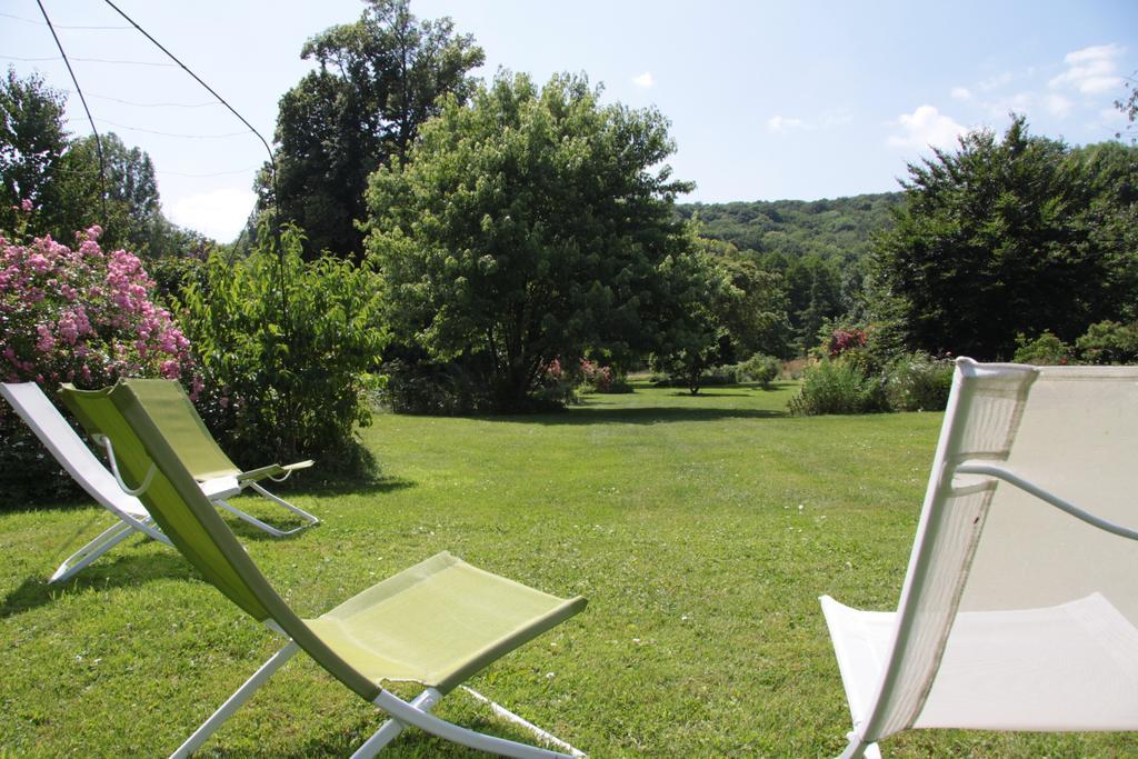 Bed and Breakfast Les Jardins De L'Aulnaie Fontaine-sous-Jouy Exterior foto